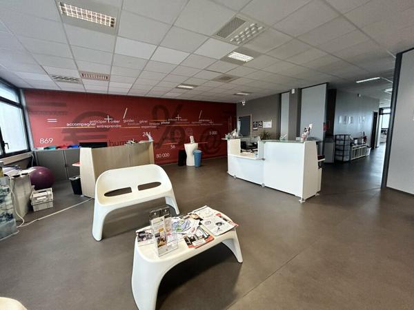 Fragnes en façade d'autoroute - Bureaux 484 m² à louer