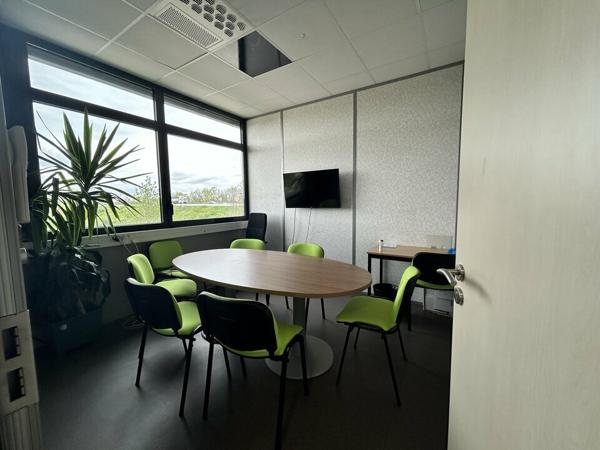 Fragnes en façade d'autoroute - Bureaux 484 m² à louer