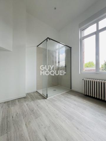 BAS RUE SAINT FUSCIEN - MAISON D'ENVIRON 321M² AYANT CONSERVÉ LE CHARME DE L'ANCIEN AVEC COUR