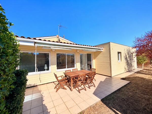 Maison
         6 pièces
        - 143 m² 390 000 € *