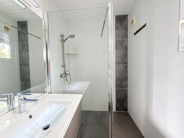 Maison
         6 pièces
        - 143 m² 390 000 € *