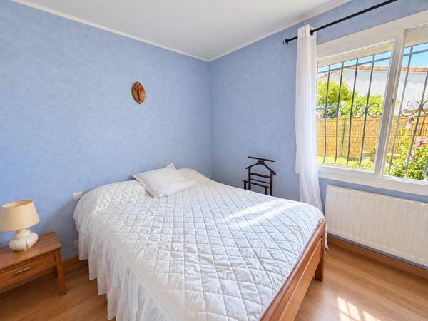 Maison
         6 pièces
        - 143 m² 390 000 € *