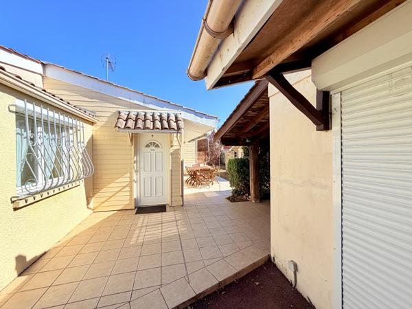 Maison
         6 pièces
        - 143 m² 390 000 € *