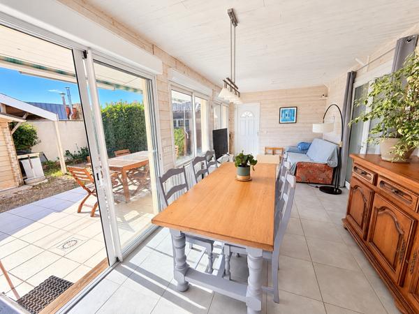 Maison
         6 pièces
        - 143 m² 390 000 € *