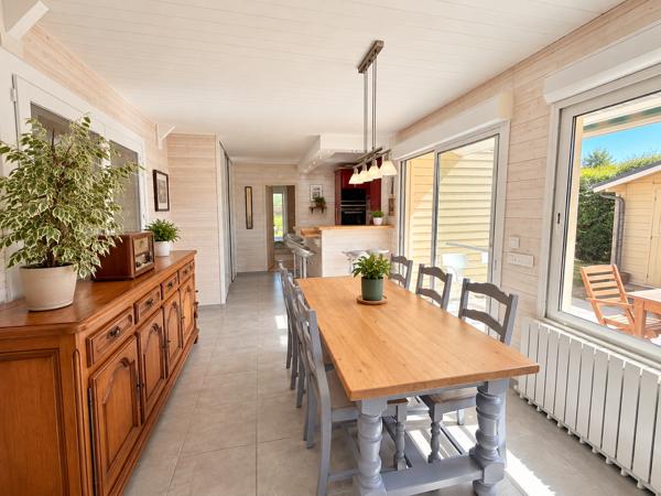 Maison
         6 pièces
        - 143 m² 390 000 € *