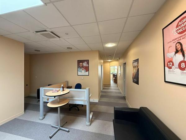 PLATEAU DE BUREAUX EN TRES BON ETAT À LOUER 236M² – POITIERS SUD – AVENUE DU 8 MAI 1945