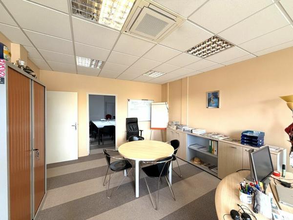 PLATEAU DE BUREAUX EN TRES BON ETAT À LOUER 236M² – POITIERS SUD – AVENUE DU 8 MAI 1945