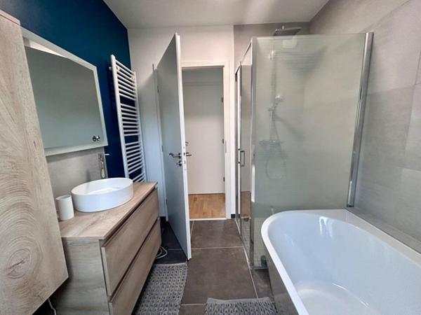 Superbe duplex 2 CHAMBRES , terrasse , garage et cave avec vue golf - 73.44 m2