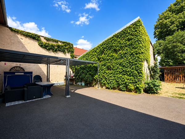 Ancien corps de ferme rénové de plus de 200 m² habitables avec grange