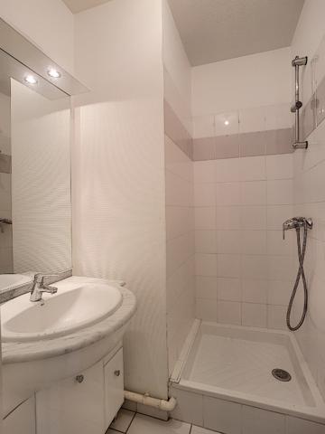 PAU CENTRE VILLE APPARTEMENT T4 EN DERNIER ETAGE AVEC TERRASSE ET 2 PLACES DE PARKING