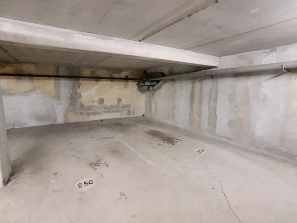 PAU CENTRE VILLE APPARTEMENT T4 EN DERNIER ETAGE AVEC TERRASSE ET 2 PLACES DE PARKING