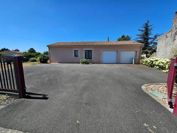 Maison à Doué-en-Anjou, 49700 - 5 pièces 93m²