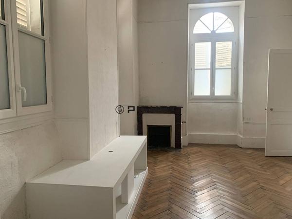 Appartement 3 pièces 80 m² PAU - 64000