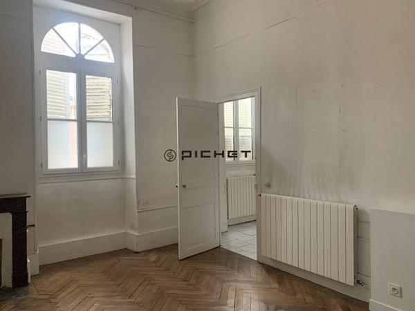 Appartement 3 pièces 80 m² PAU - 64000