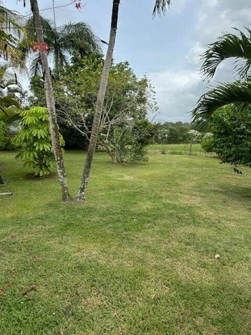 A VENDRE PROCHE JARRY DANS RESIDENCE PRIVEE CALME VILLA T4 AVEC PISCINE SUR 1120 M² DE TERRAIN .