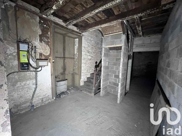 Demeure 7 pièces de 215 m² à Charroux (86250)