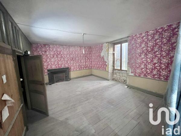 Demeure 7 pièces de 215 m² à Charroux (86250)