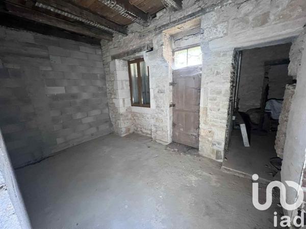 Demeure 7 pièces de 215 m² à Charroux (86250)