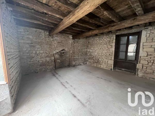 Demeure 7 pièces de 215 m² à Charroux (86250)