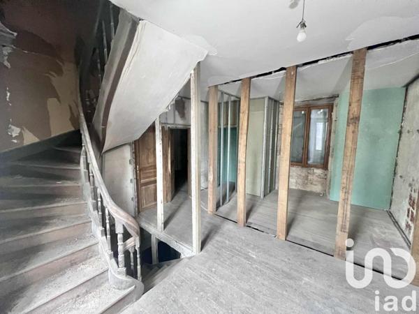 Demeure 7 pièces de 215 m² à Charroux (86250)