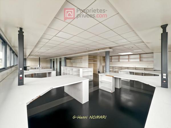Chateaubriant Espaces Bureaux 230 m2, 5 places de parking