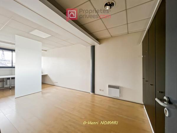 Chateaubriant Espaces Bureaux 230 m2, 5 places de parking