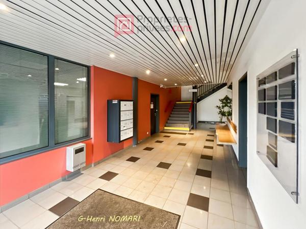 Chateaubriant Espaces Bureaux 230 m2, 5 places de parking