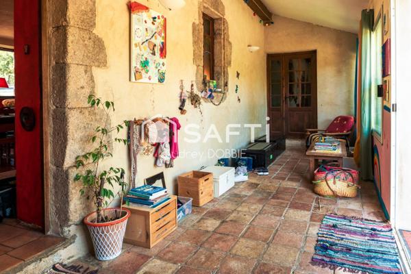 Lablachere : Maison Pierre et gite sur un terrain de 1900m2