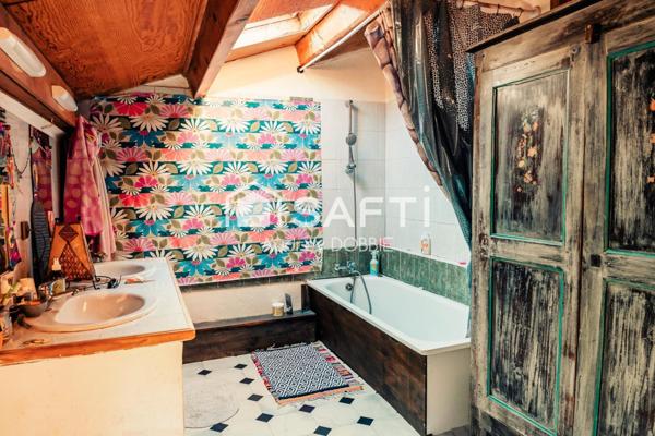 Lablachere : Maison Pierre et gite sur un terrain de 1900m2