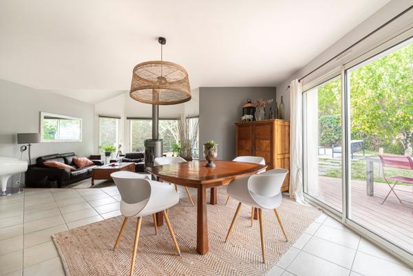 Maison contemporaine à Montreuil Juigne Montreuil juigne