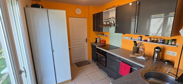 Dans clos haut de gamme : Maison de ville cosy proche bords de l'Eure