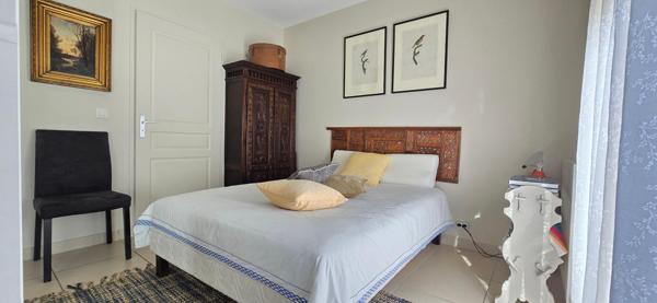 Dans clos haut de gamme : Maison de ville cosy proche bords de l'Eure