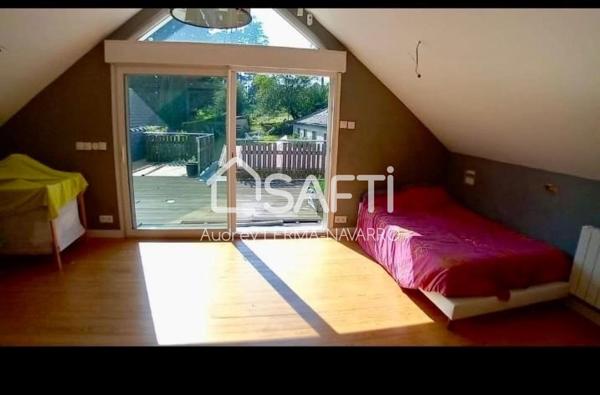 Grande maison avec  dépendances, possibilité de créer un appartement supplémentaire pour investissement locatif