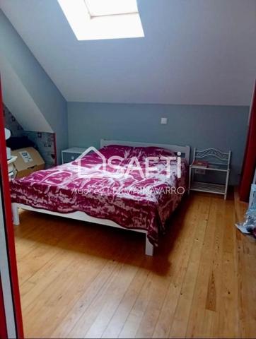 Grande maison avec  dépendances, possibilité de créer un appartement supplémentaire pour investissement locatif