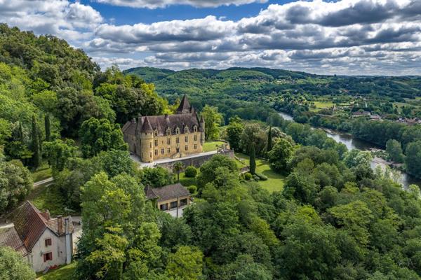 Vente Château Sarlat-la-Canéda 32 Pièces 1150 m²