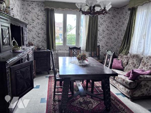 NOUVEAUTE :
A VENDRE à LE CROTOY, à proximité du Port, sympathique maison des années 1960, d'u...