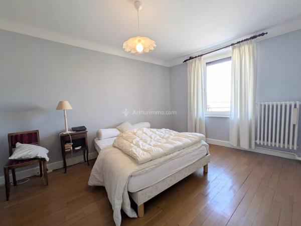 Vente                                                      Maison
                        
                     7 pièces                      209 m2                     à Châtenois