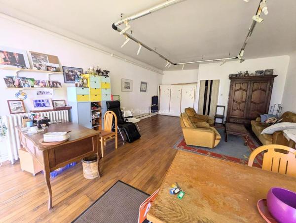 Vente                                                      Maison
                        
                     7 pièces                      209 m2                     à Châtenois