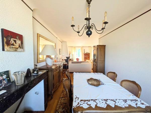 Vente                                                      Maison
                        
                     7 pièces                      209 m2                     à Châtenois