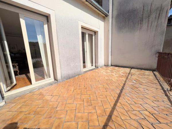 Vente                                                      Maison
                        
                     7 pièces                      209 m2                     à Châtenois