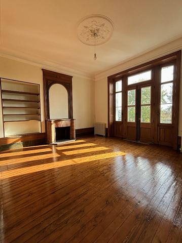 Appartement de standing dans château rénové au coeur de Jonzac