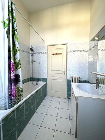 Appartement de standing dans château rénové au coeur de Jonzac