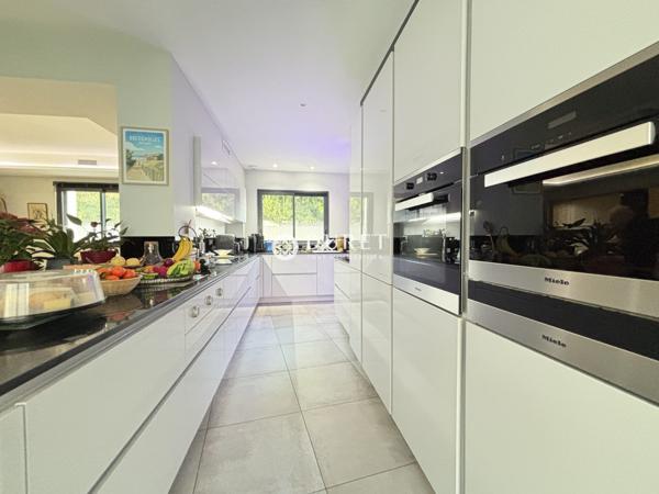Maison de plain-pied – 5 chambres – Garage – Hyper centre