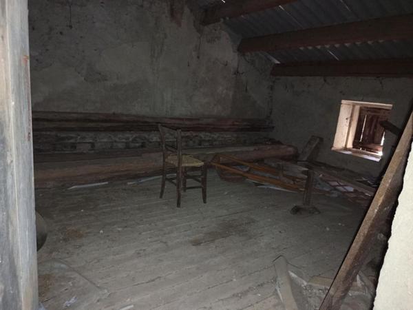 Ferme à rénover 370m² potentiel habitable sur terrain de 44 500m², Montségur sur lauzon 349 000HAI