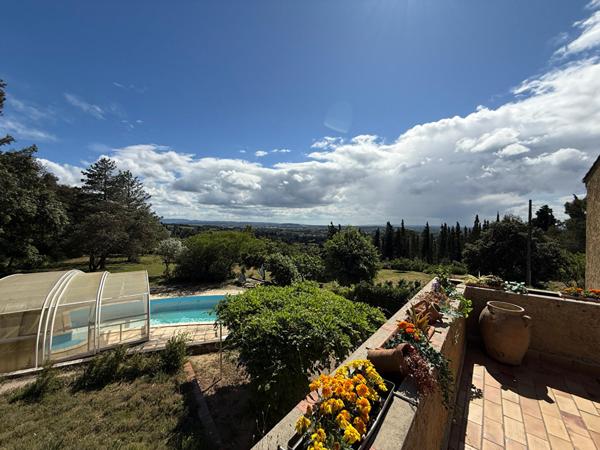 Maison à fort potentiel de 200m²  à Châteauneuf De Gadagne