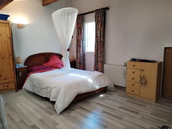 Maison à fort potentiel de 200m²  à Châteauneuf De Gadagne