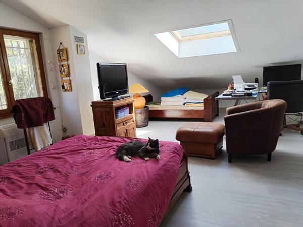 Maison à fort potentiel de 200m²  à Châteauneuf De Gadagne