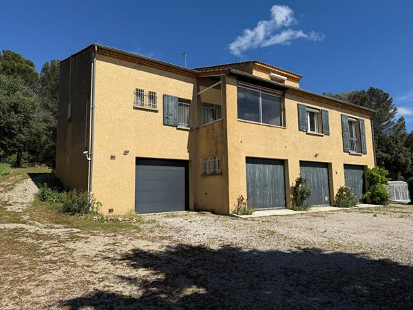 Maison à fort potentiel de 200m²  à Châteauneuf De Gadagne