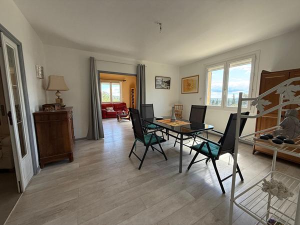 Maison à fort potentiel de 200m²  à Châteauneuf De Gadagne