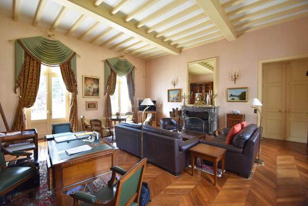 Magnifique château à vendre aux portes de Poitiers.